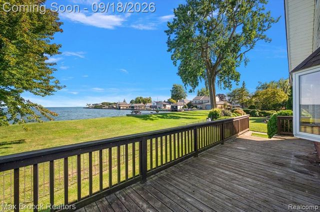 22665 Madison Street, Saint Clair Shores, MI 48081