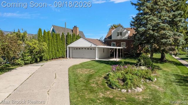 22665 Madison Street, Saint Clair Shores, MI 48081
