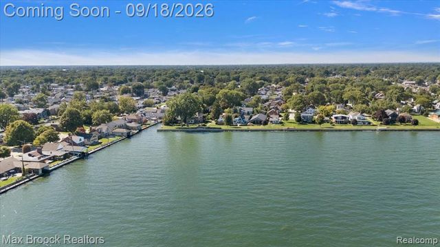22665 Madison Street, Saint Clair Shores, MI 48081