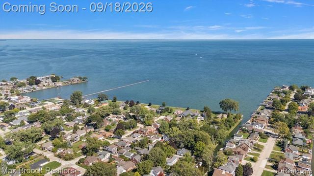 22665 Madison Street, Saint Clair Shores, MI 48081
