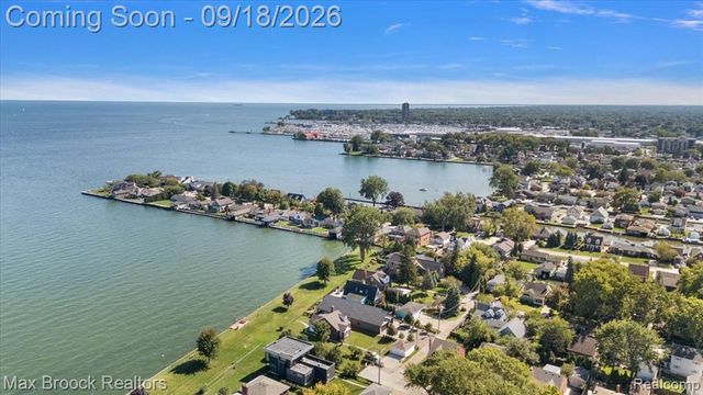 22665 Madison Street, Saint Clair Shores, MI 48081