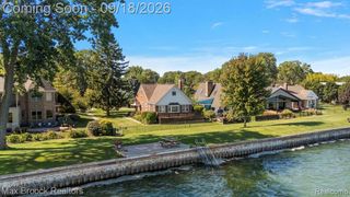 22665 Madison Street, Saint Clair Shores, MI 48081