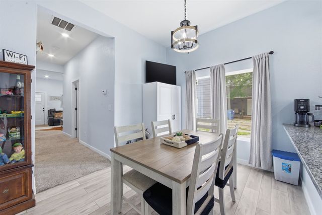 630 N Santa Fe, Augusta, KS 67010