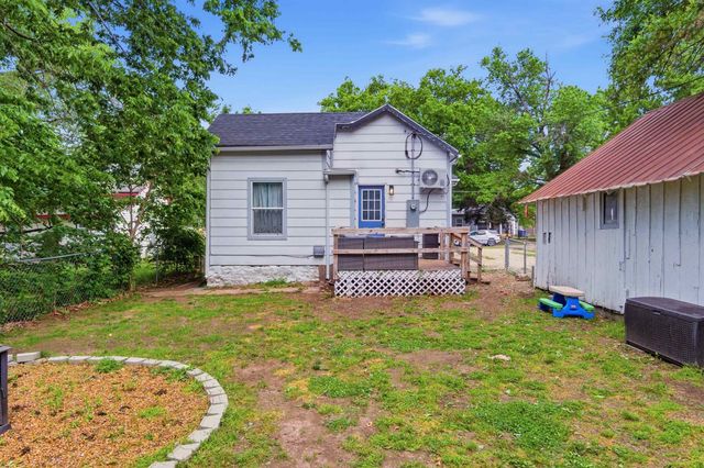 630 N Santa Fe, Augusta, KS 67010