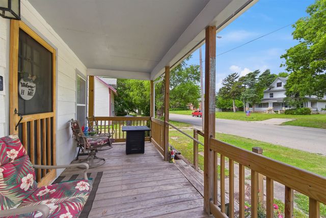 630 N Santa Fe, Augusta, KS 67010