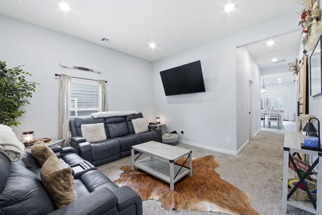 630 N Santa Fe, Augusta, KS 67010