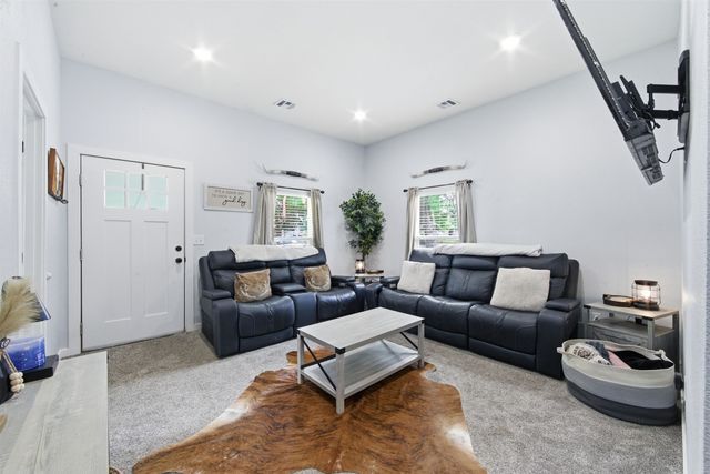 630 N Santa Fe, Augusta, KS 67010
