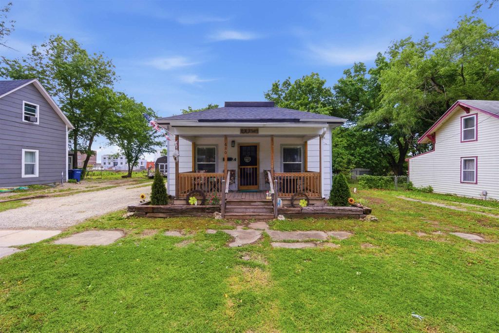 630 N Santa Fe, Augusta, KS 67010