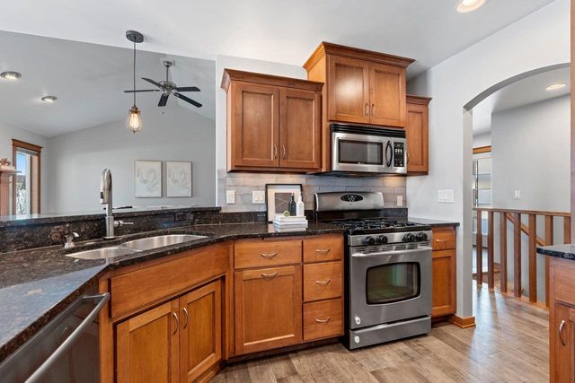 2155 MAHOGANY TRAIL, De Pere, WI 54115