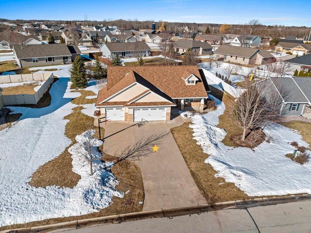 2155 MAHOGANY TRAIL, De Pere, WI 54115