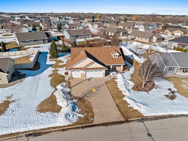 2155 MAHOGANY TRAIL, De Pere, WI 54115