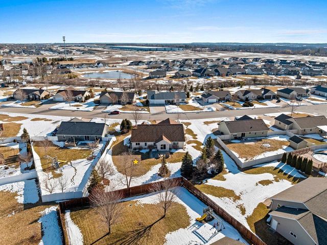 2155 MAHOGANY TRAIL, De Pere, WI 54115