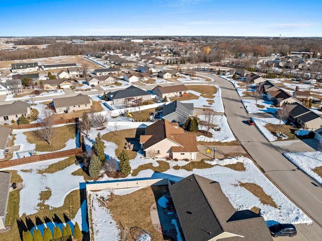 2155 MAHOGANY TRAIL, De Pere, WI 54115