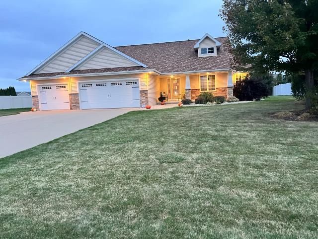 2155 MAHOGANY TRAIL, De Pere, WI 54115