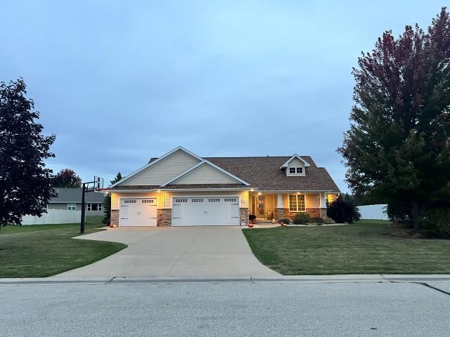 2155 MAHOGANY TRAIL, De Pere, WI 54115