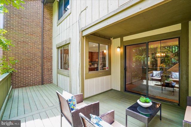 2021 WINGED FOOT CT, Reston, VA 20191