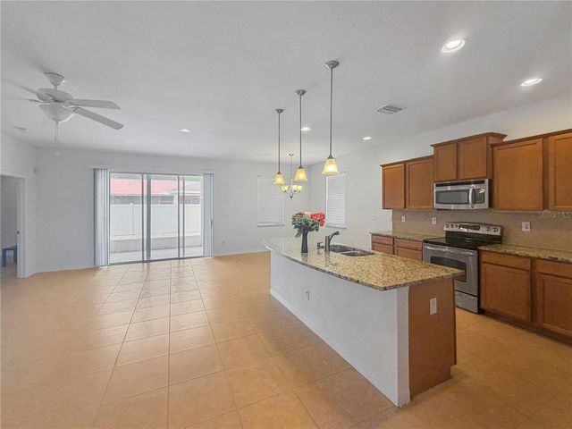 12425 FAIRLAWN DRIVE, Riverview, FL 33579