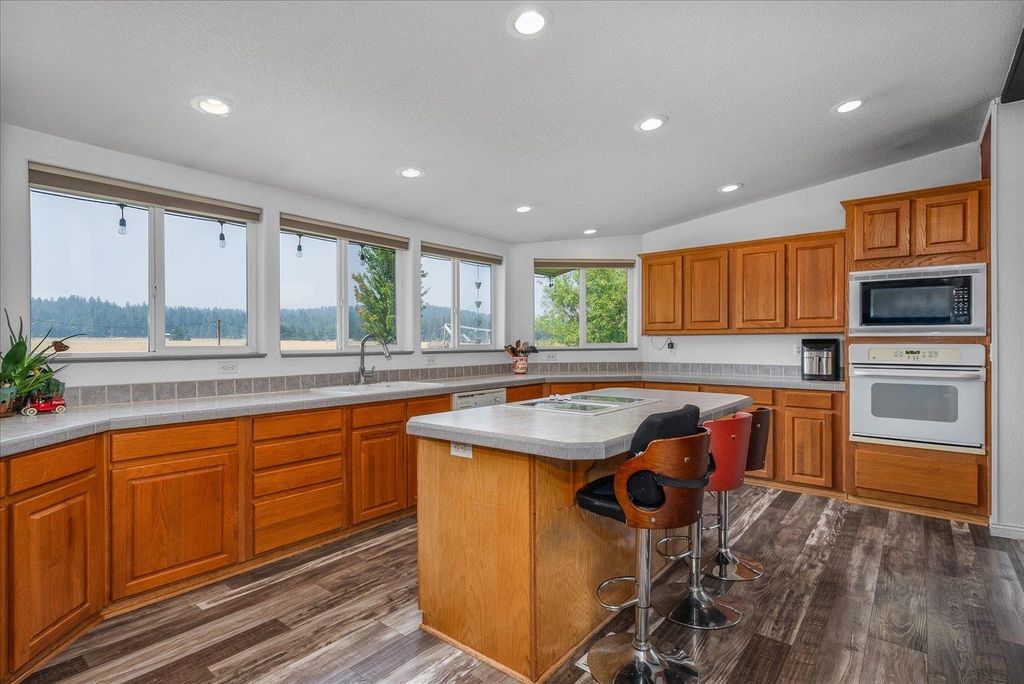 20211 N Austin Rd, Colbert, WA 99005 photo 4