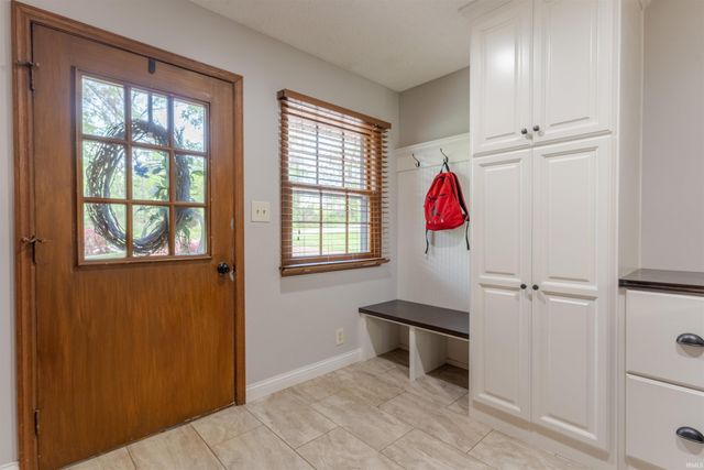 1220 Schenk Road, Evansville, IN 47720