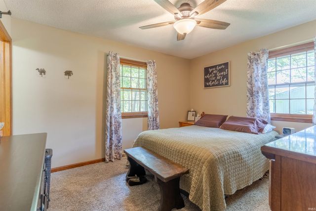 1220 Schenk Road, Evansville, IN 47720