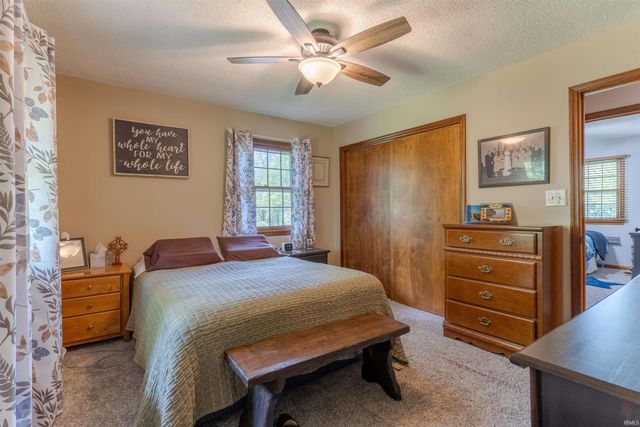 1220 Schenk Road, Evansville, IN 47720