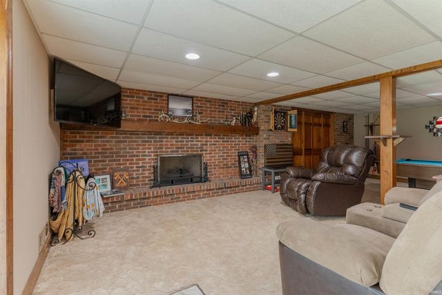 1220 Schenk Road, Evansville, IN 47720