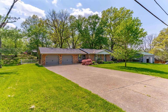 1220 Schenk Road, Evansville, IN 47720