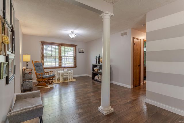 1220 Schenk Road, Evansville, IN 47720