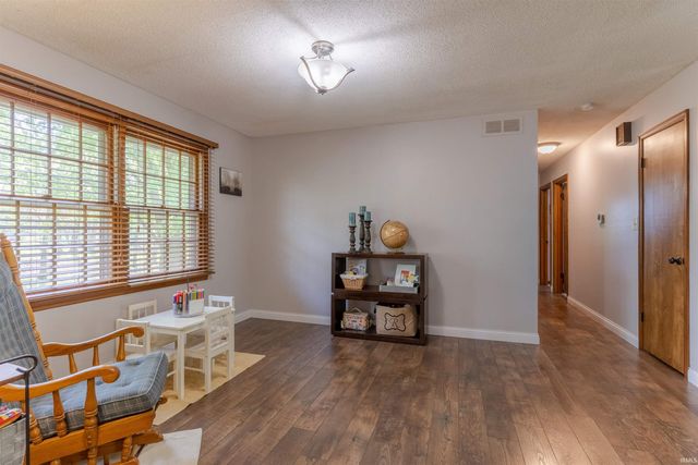 1220 Schenk Road, Evansville, IN 47720