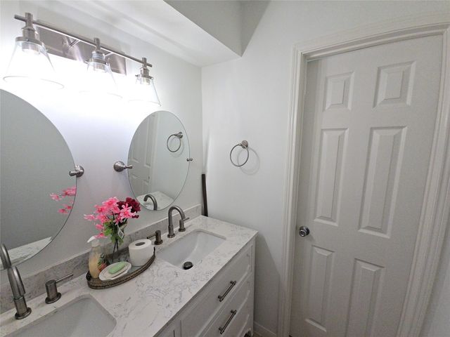14333 Memorial Drive 91, Houston, TX 77079