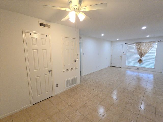 14333 Memorial Drive 91, Houston, TX 77079