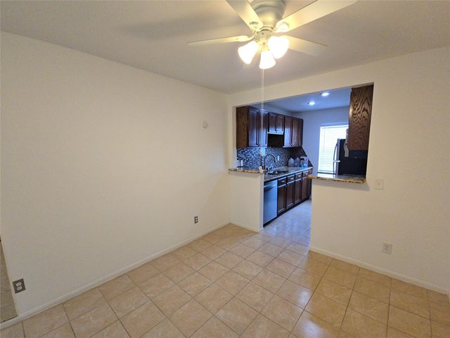 14333 Memorial Drive 91, Houston, TX 77079