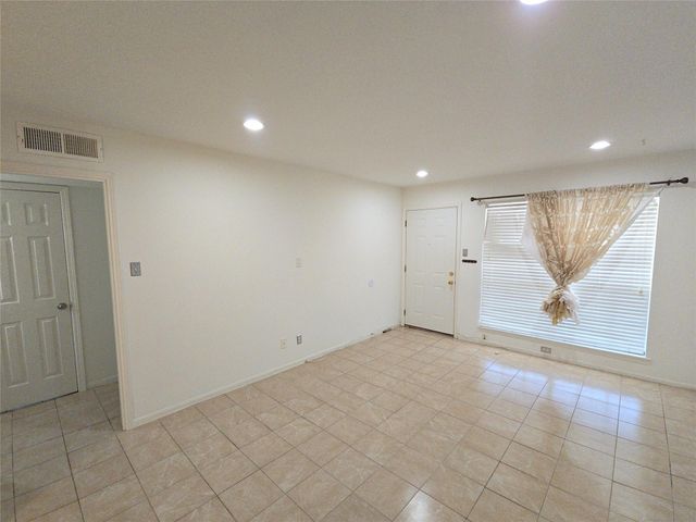 14333 Memorial Drive 91, Houston, TX 77079