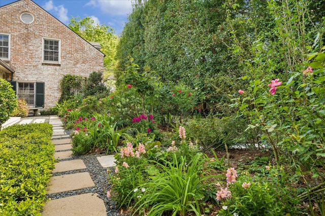 1705 North Boulevard, Houston, TX 77098