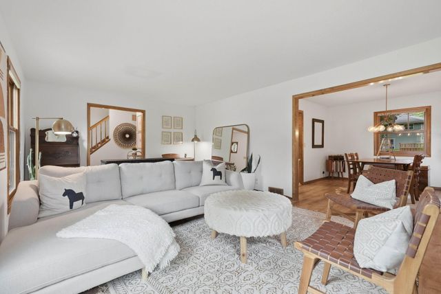 2400 Cavell Avenue N, Golden Valley, MN 55427