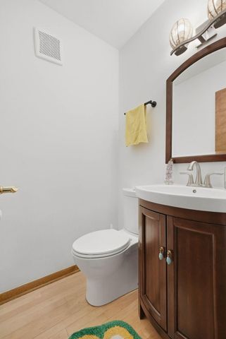 2400 Cavell Avenue N, Golden Valley, MN 55427