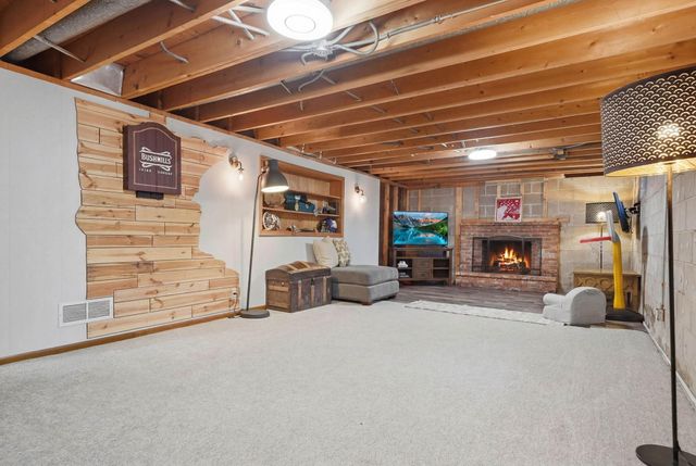 2400 Cavell Avenue N, Golden Valley, MN 55427