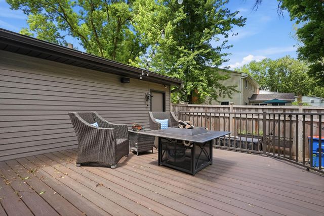 2400 Cavell Avenue N, Golden Valley, MN 55427