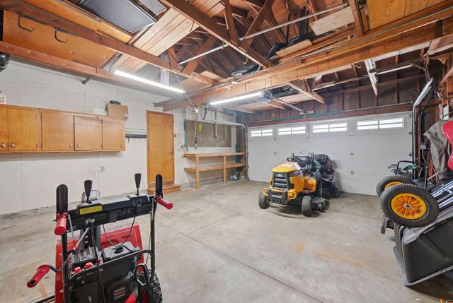 2400 Cavell Avenue N, Golden Valley, MN 55427