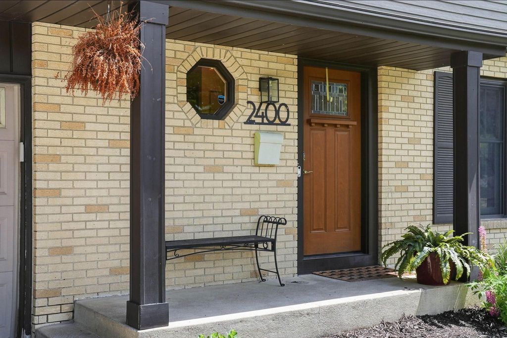 2400 Cavell Avenue N, Golden Valley, MN 55427 — photo 4