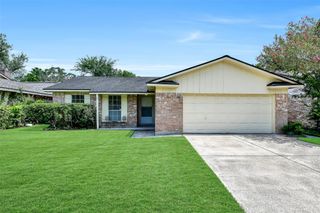 16931 Blackhawk Boulevard, Friendswood, TX 77546