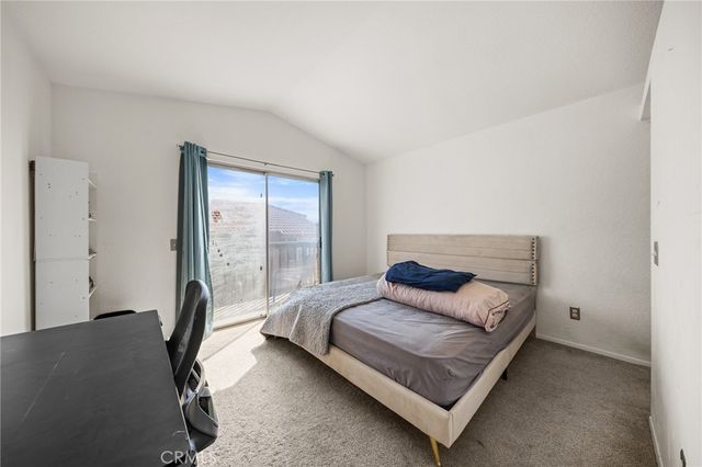 14311 Hillcrest Dr, Fontana, CA 92337