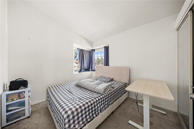 14311 Hillcrest Dr, Fontana, CA 92337