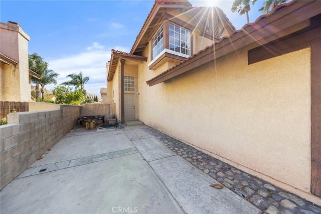 14311 Hillcrest Dr, Fontana, CA 92337