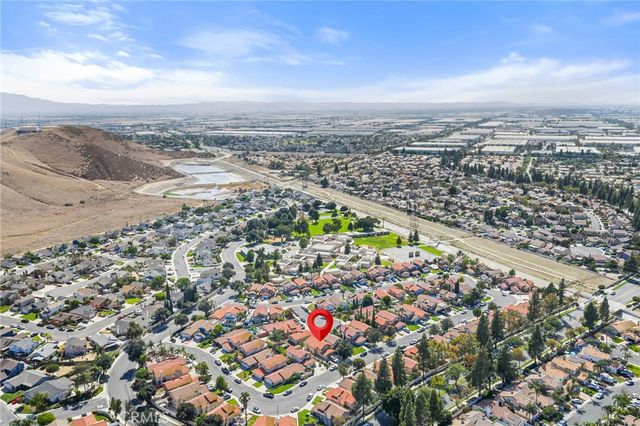 14311 Hillcrest Dr, Fontana, CA 92337