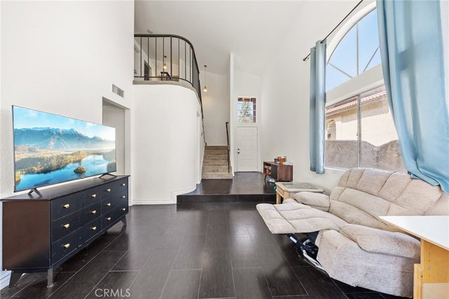 14311 Hillcrest Dr, Fontana, CA 92337
