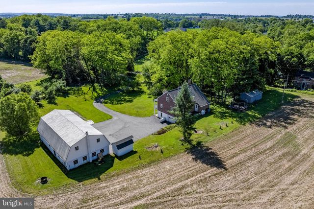 131 PINETOWN RD, Leola, PA 17540