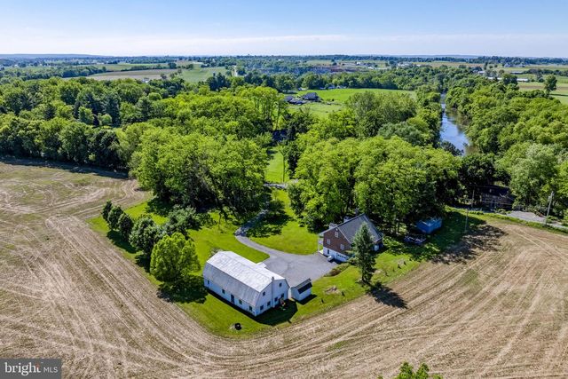 131 PINETOWN RD, Leola, PA 17540