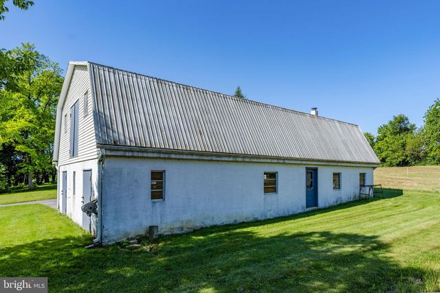 131 PINETOWN RD, Leola, PA 17540