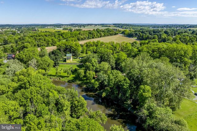 131 PINETOWN RD, Leola, PA 17540